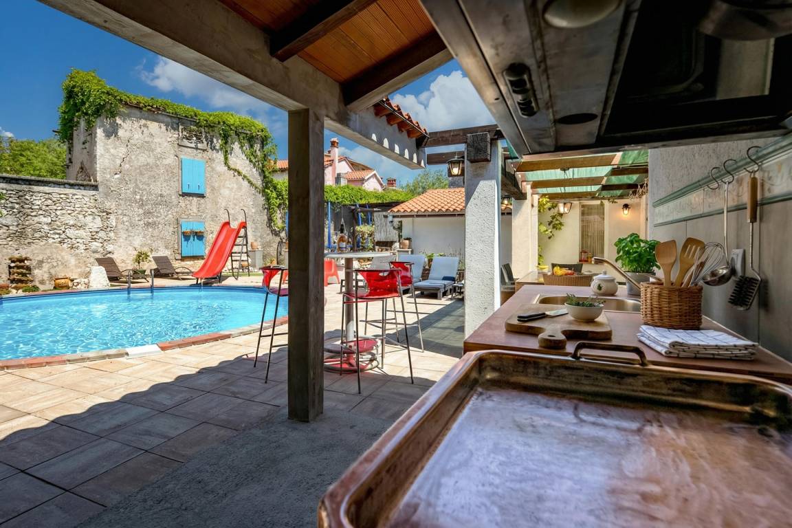 Außenküche & Pool